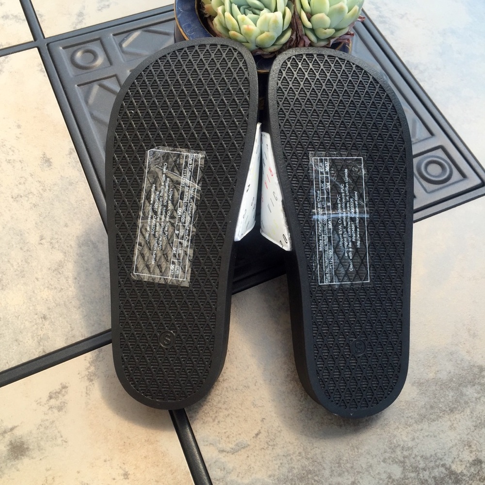 Victoria Sport • Single Strap Slip On Slide Sandal - Picture 5 of 5